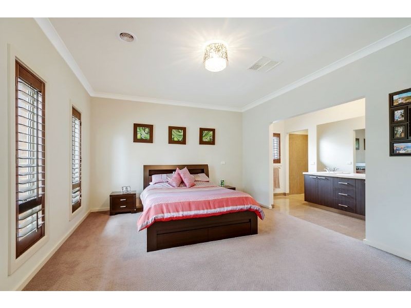 39 Vista Way, South Morang VIC 3752