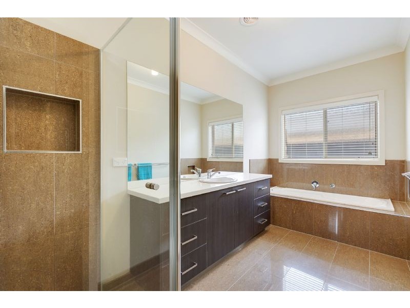 39 Vista Way, South Morang VIC 3752