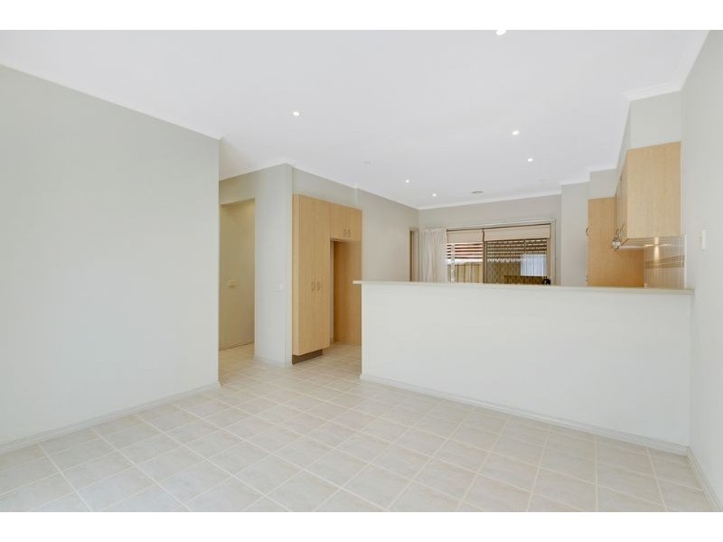 8 Sanderling Avenue, South Morang VIC 3752