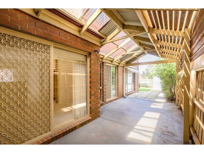 8 Sanderling Avenue, South Morang VIC 3752