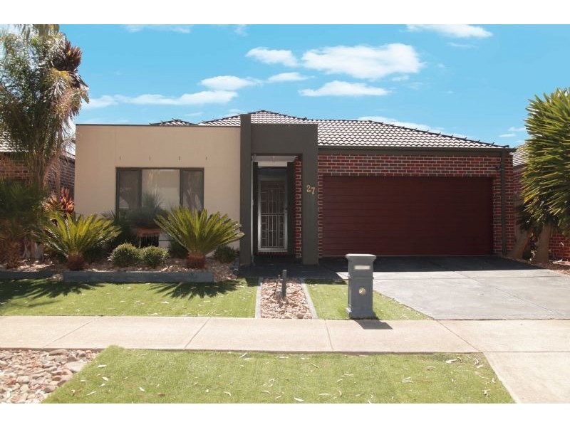27 Carinya Crescent, South Morang VIC 3752