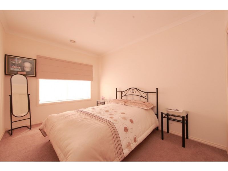 4 Carinya Crescent, South Morang VIC 3752