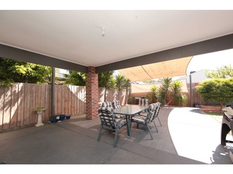 4 Carinya Crescent, South Morang VIC 3752