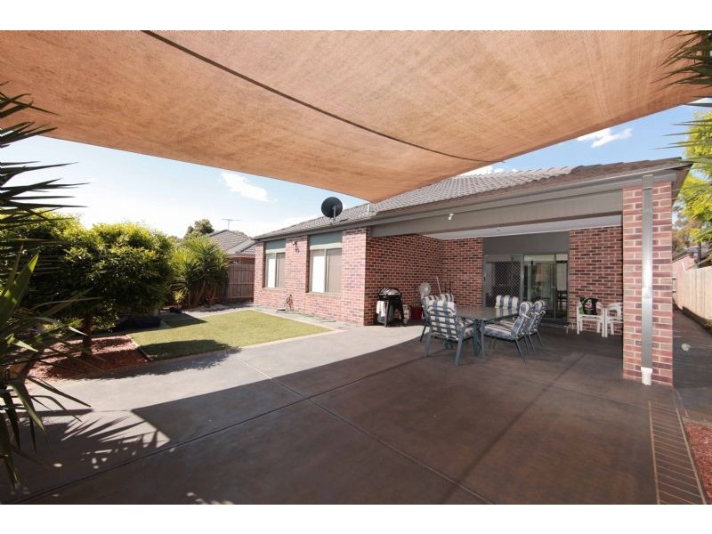 4 Carinya Crescent, South Morang VIC 3752