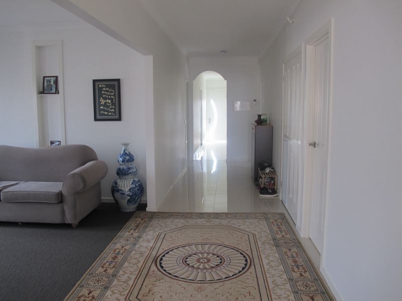 12 Tuross Cres, South Morang VIC 3752