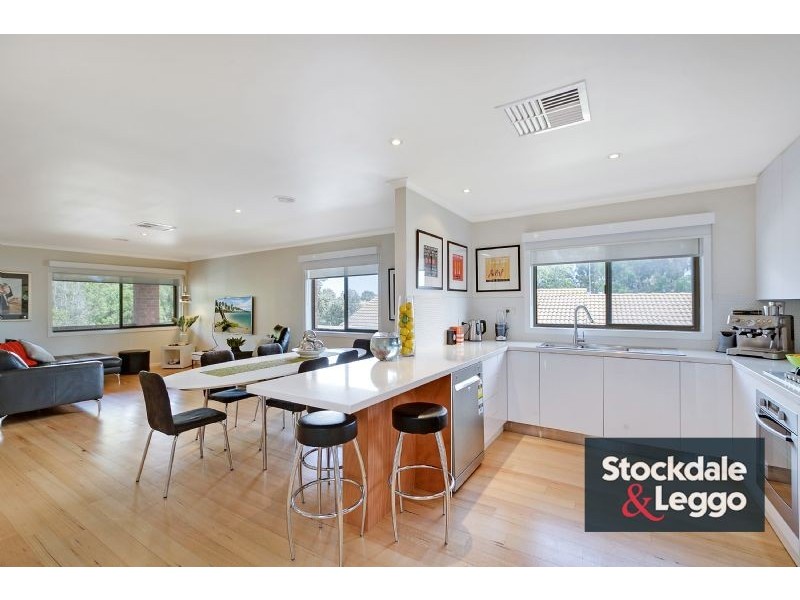8 Mimosa Road, Mill Park VIC 3082