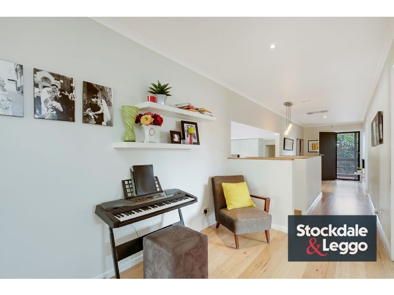 8 Mimosa Road, Mill Park VIC 3082