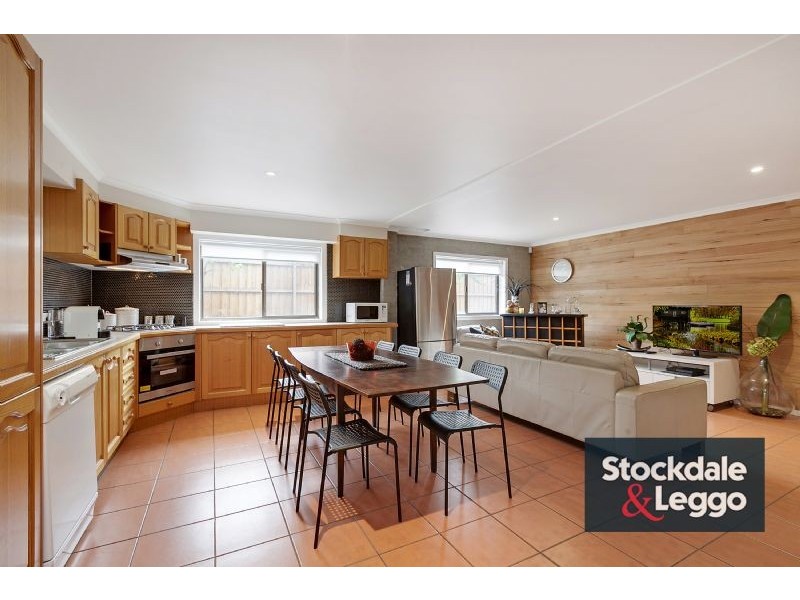 8 Mimosa Road, Mill Park VIC 3082