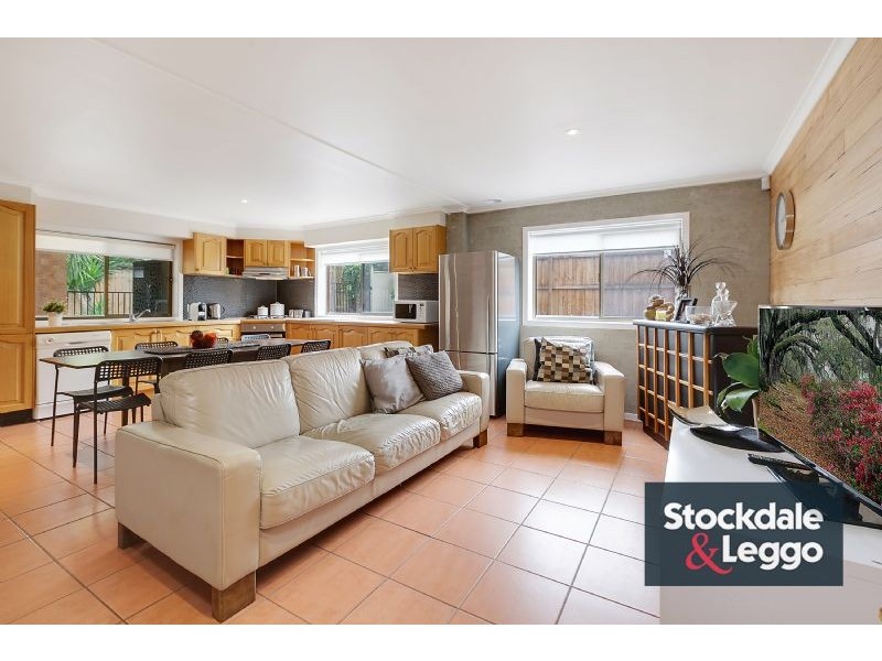 8 Mimosa Road, Mill Park VIC 3082