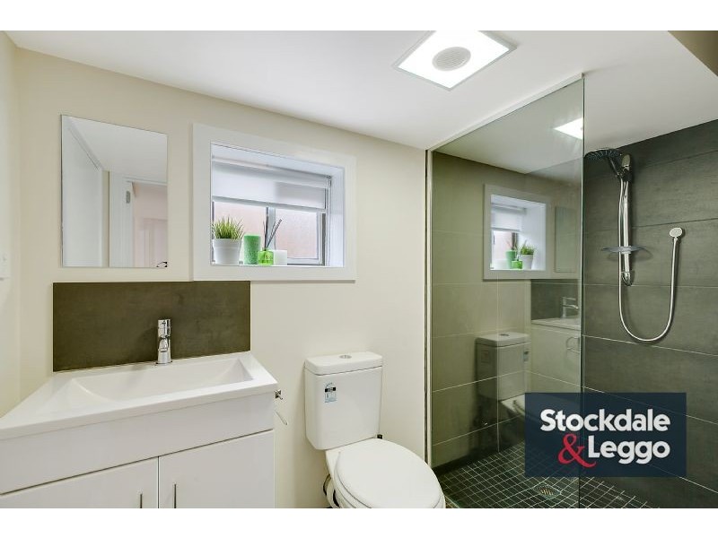 8 Mimosa Road, Mill Park VIC 3082