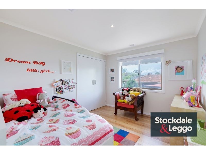 8 Mimosa Road, Mill Park VIC 3082