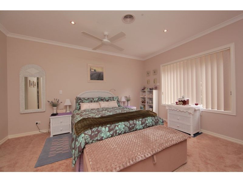 27 Paringa Avenue, South Morang VIC 3752