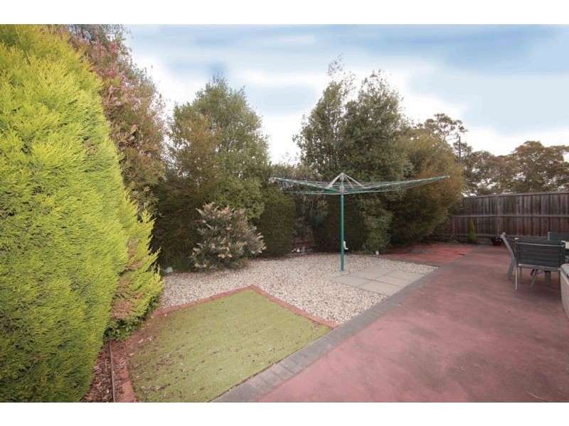 27 Paringa Avenue, South Morang VIC 3752