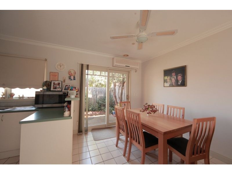 2/30 Young Street, Epping VIC 3076