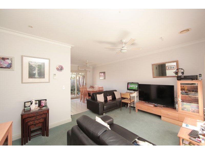 2/30 Young Street, Epping VIC 3076