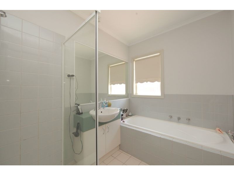 2/30 Young Street, Epping VIC 3076