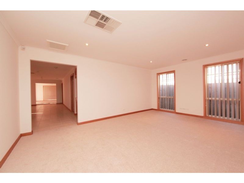 35 Madden drive, South Morang VIC 3752