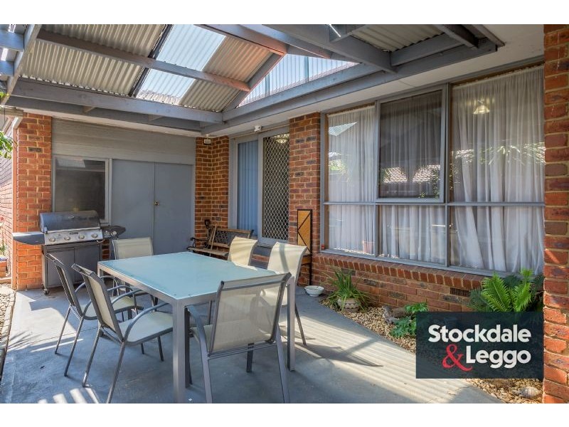 4 Henry Cable Crt, Mill Park VIC 3082