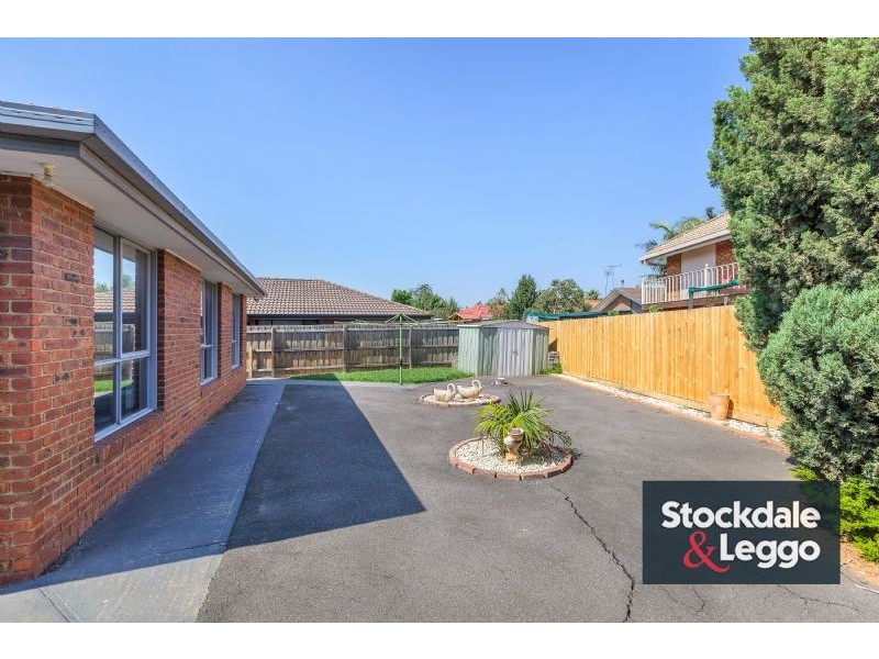 4 Henry Cable Crt, Mill Park VIC 3082