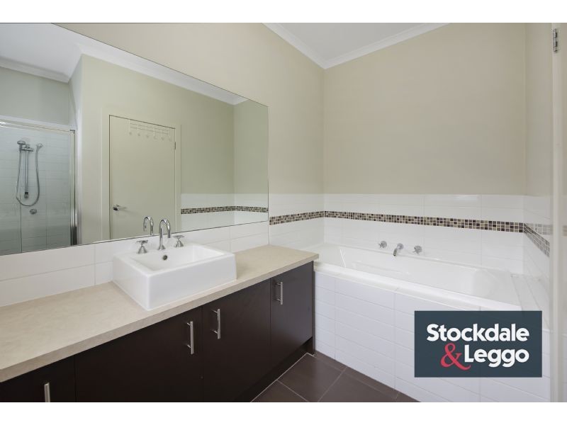 22 Manley St, Epping VIC 3076