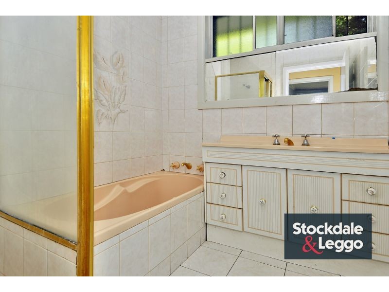 13 Kiama Drive, Lalor VIC 3075