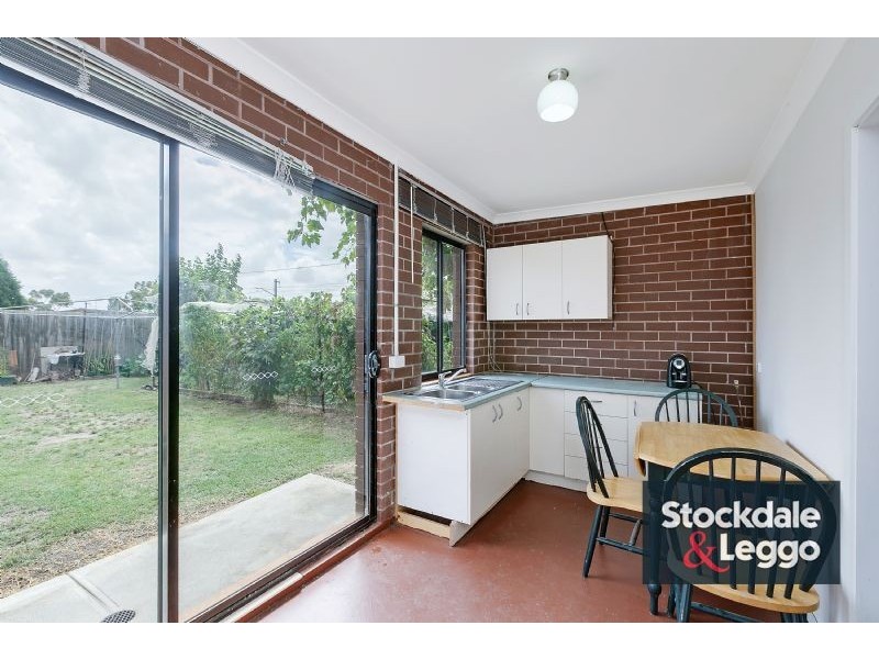 27 Maywood Drive, Epping VIC 3076