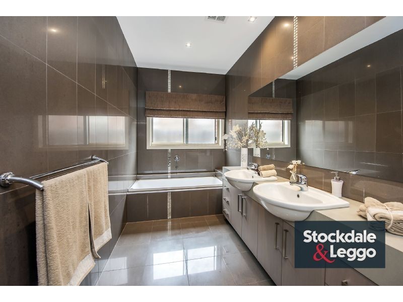 9 Embling Avenue, South Morang VIC 3752