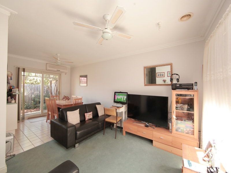 2/30 Young Street, Epping VIC 3076