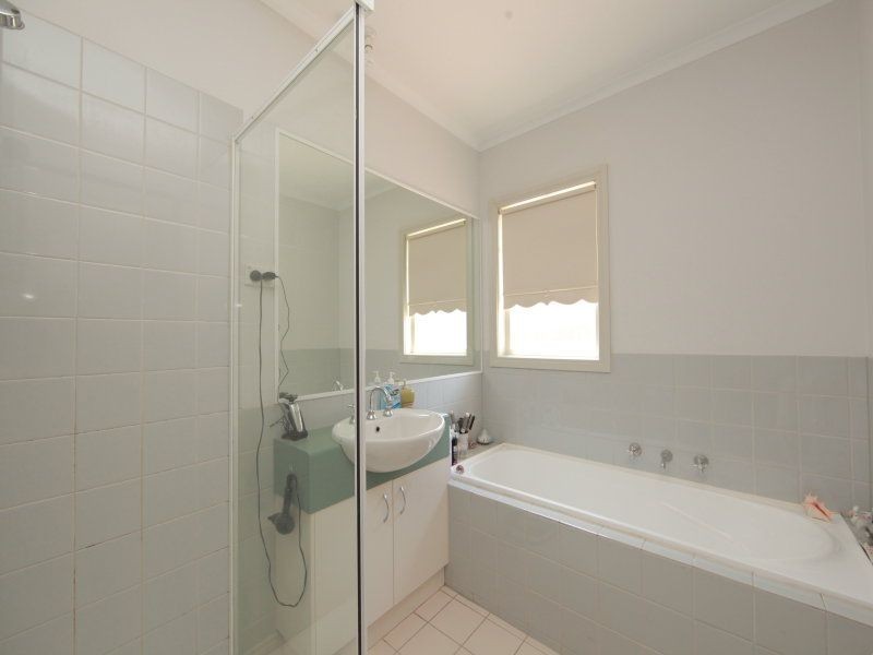2/30 Young Street, Epping VIC 3076