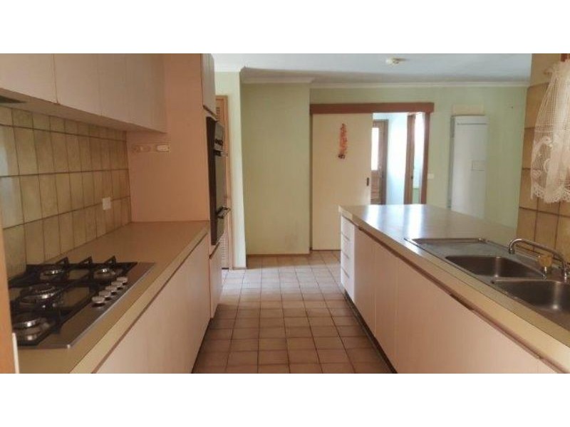 37 Kellaway Crescent, Mill Park VIC 3082