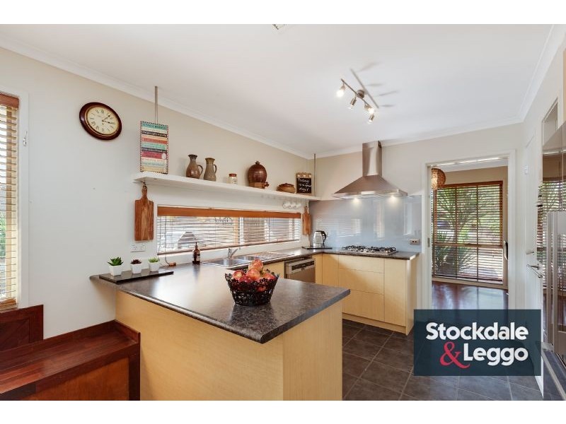 65 Grenda Drive, Mill Park VIC 3082