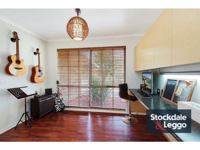 65 Grenda Drive, Mill Park VIC 3082