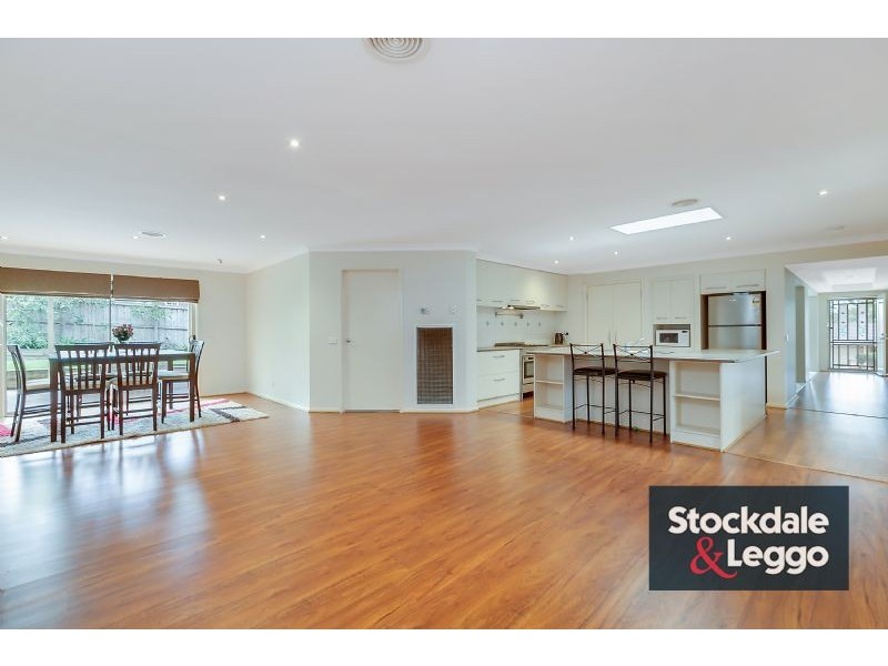 21 Fuschia Grove, South Morang VIC 3752