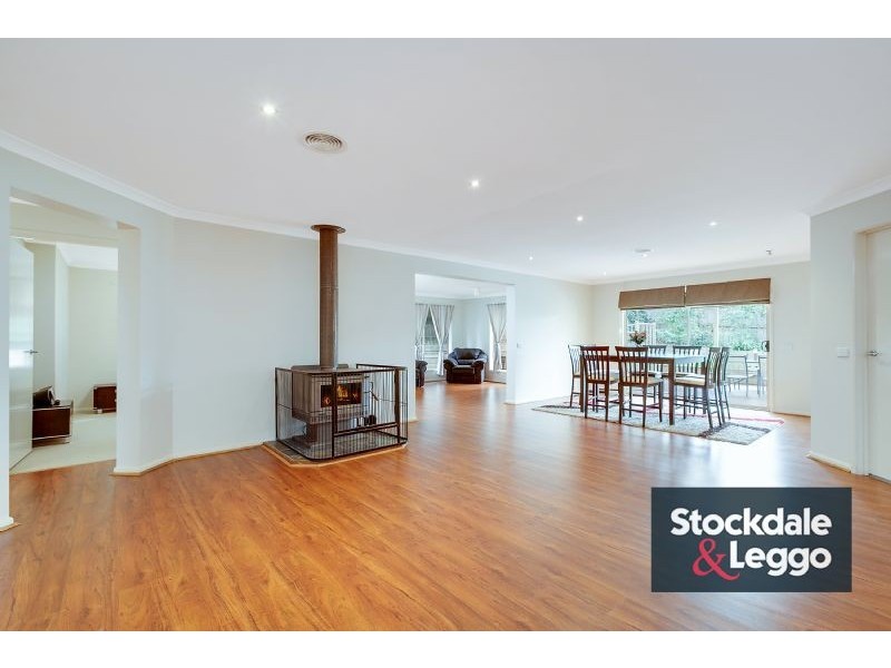 21 Fuschia Grove, South Morang VIC 3752