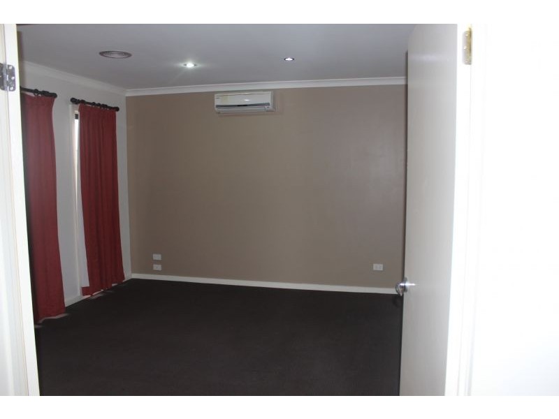 4 Cabarita Crescent, South Morang VIC 3752