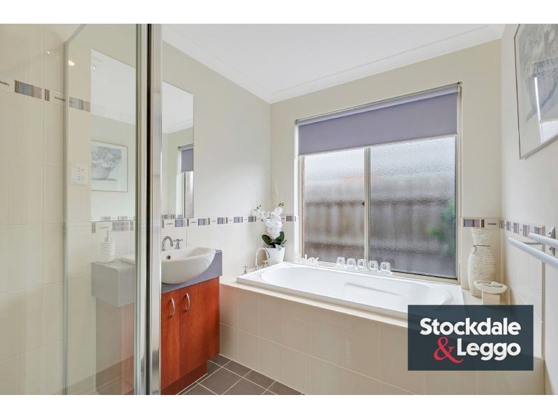 9 Auburn Road, South Morang VIC 3752