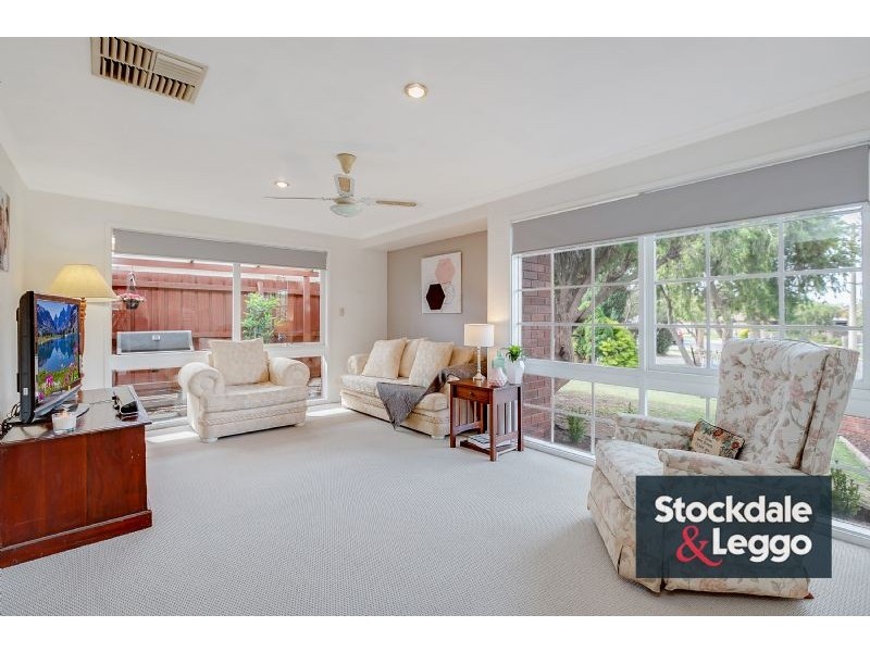 8 Dampier Court, Epping VIC 3076