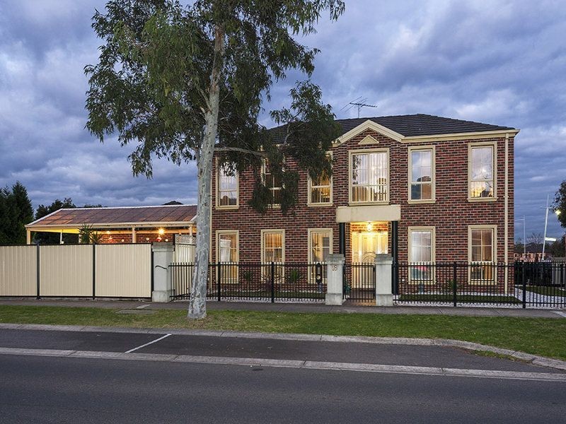 18 Trinity Way, South Morang VIC 3752