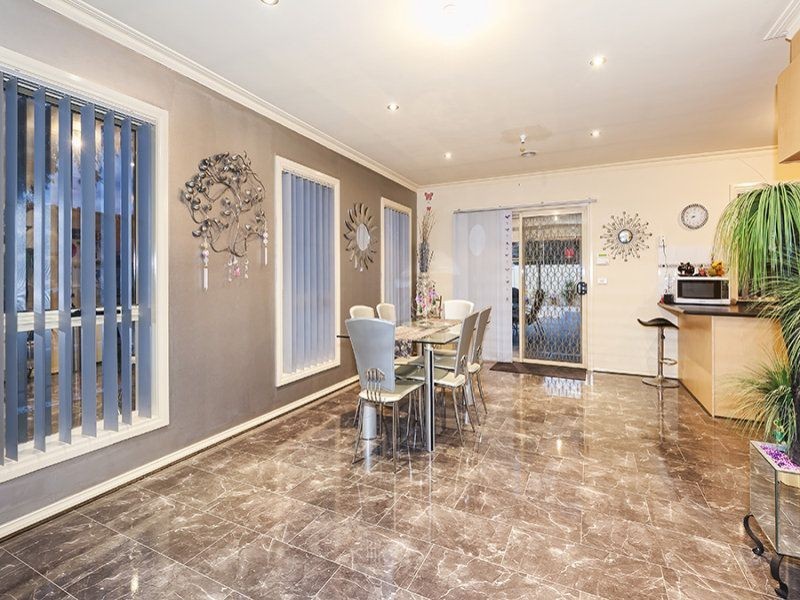 18 Trinity Way, South Morang VIC 3752