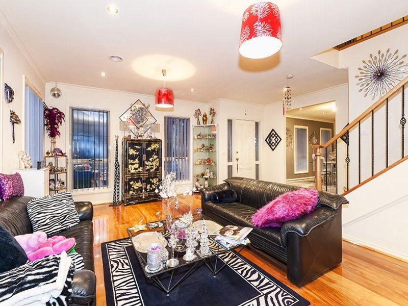 18 Trinity Way, South Morang VIC 3752