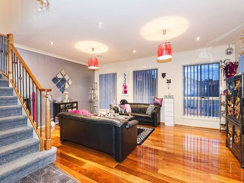 18 Trinity Way, South Morang VIC 3752