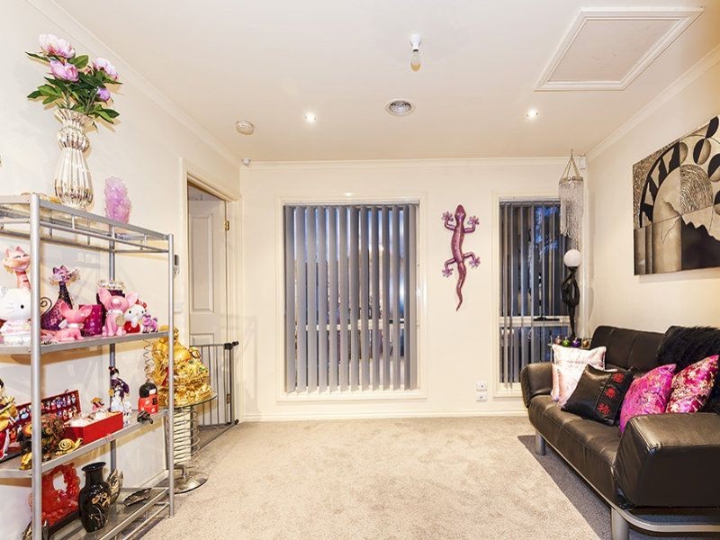 18 Trinity Way, South Morang VIC 3752