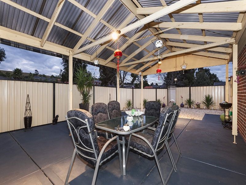18 Trinity Way, South Morang VIC 3752