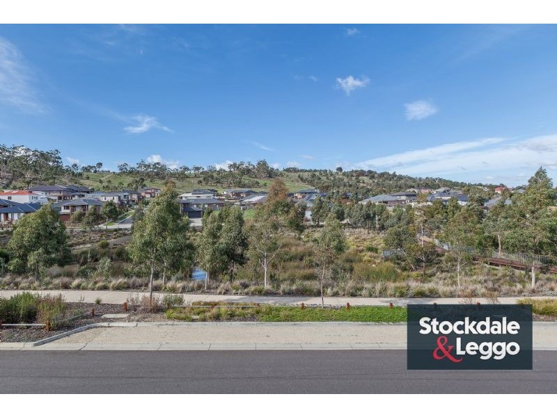31 Palisades Blvd, South Morang VIC 3752
