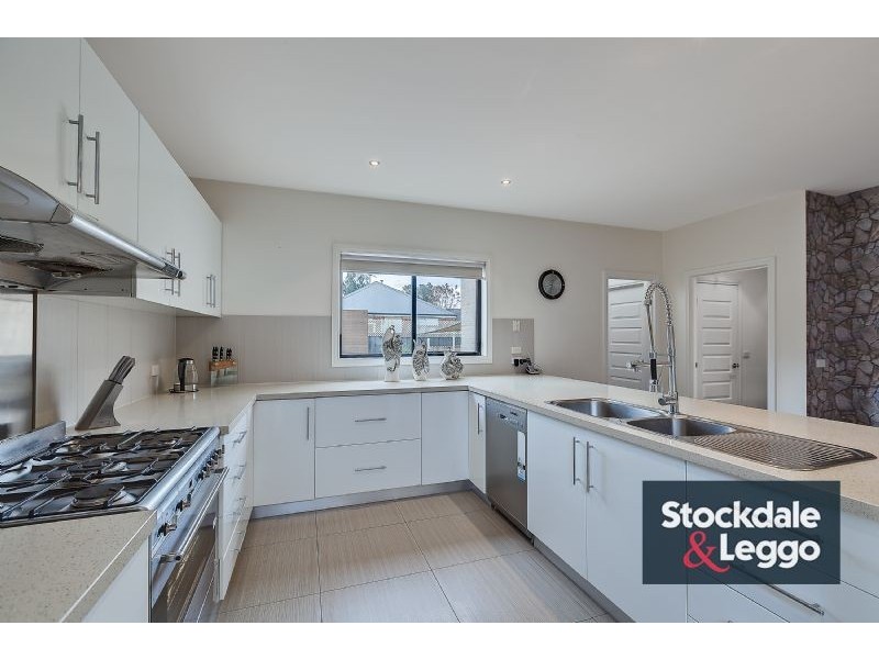 6 Yoemans Drive, Mernda VIC 3754