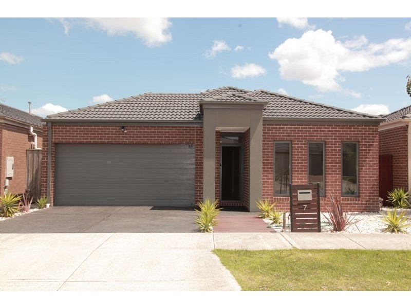 7 Cabarita Cres, South Morang VIC 3752