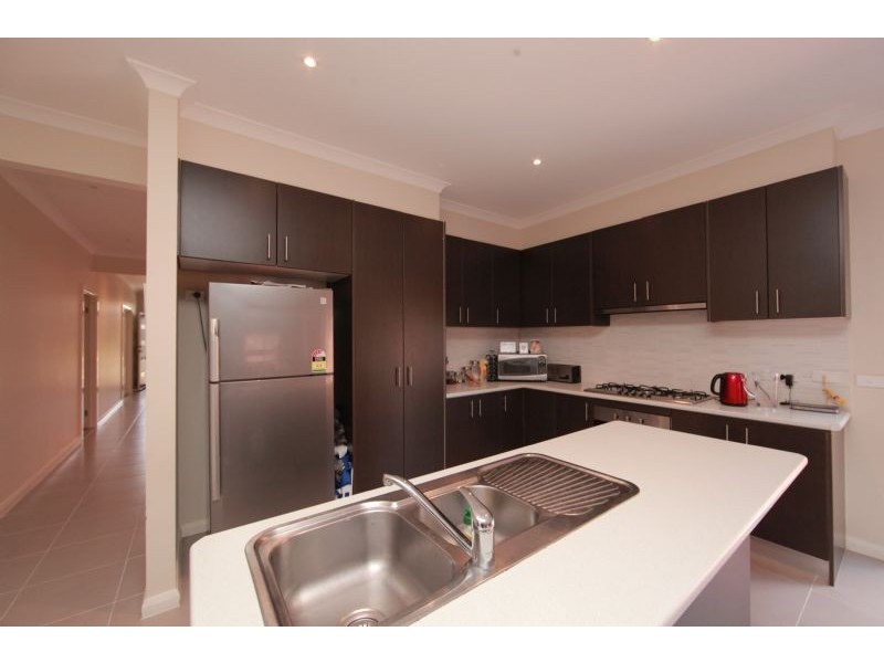 7 Cabarita Cres, South Morang VIC 3752