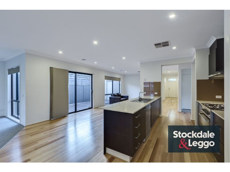 17 Panton Gap, South Morang VIC 3752