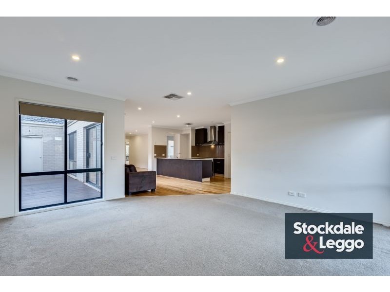 17 Panton Gap, South Morang VIC 3752