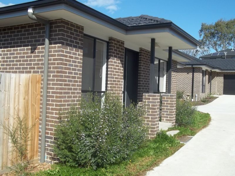 2/12 Farnham Road, Bayswater VIC 3153